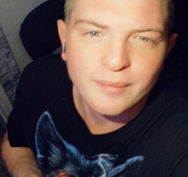 Анатолий, 21 лет, Красноярск,  Россия 🇷🇺