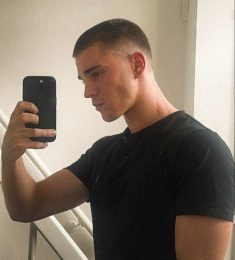 Артур, 23 лет, Гетеро, Мужчина, Москва,  Россия 🇷🇺